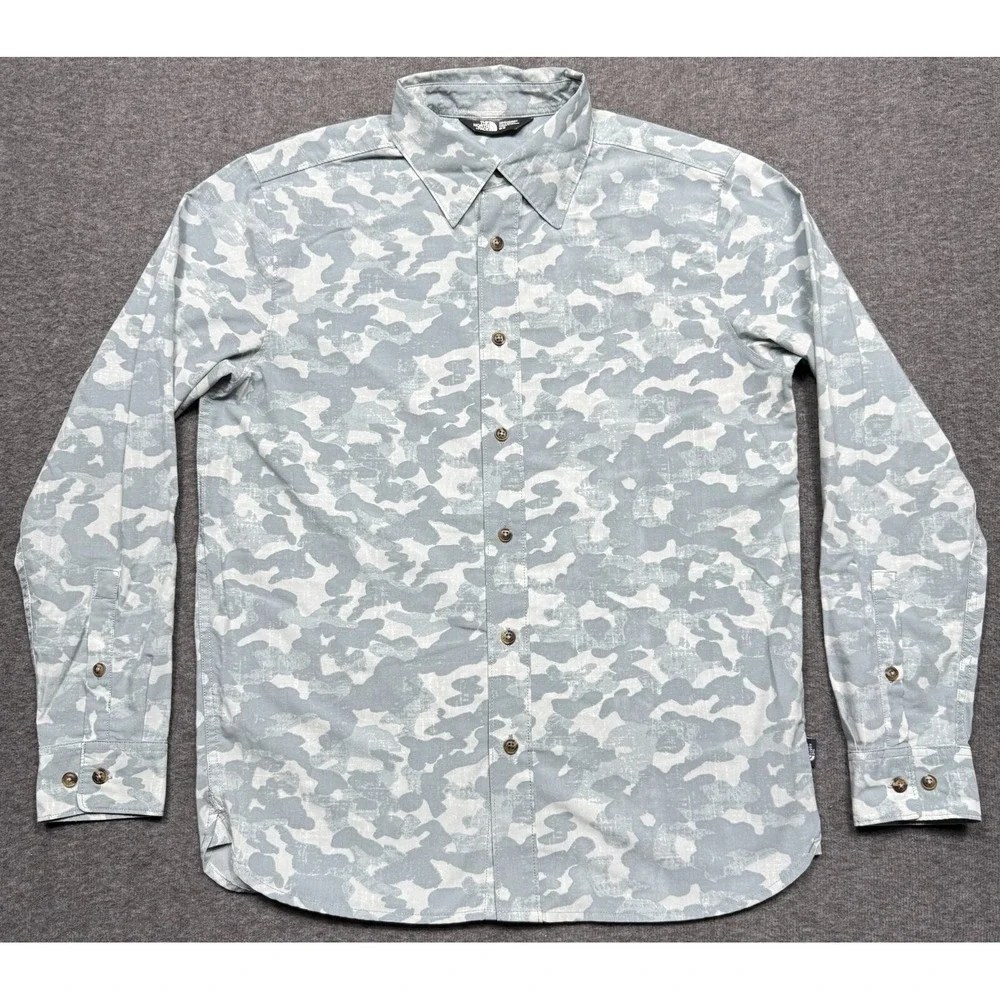 The North Face Mens Medium Gray Camo Long Sleeve Button Up Performance Shirt